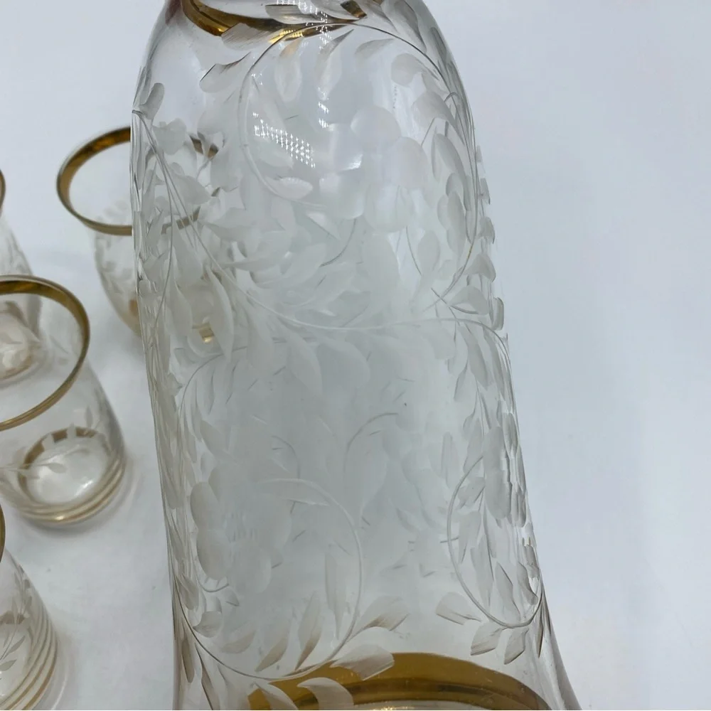 Vintage 24k Etched Gold Trim Decanter With 8 Cups